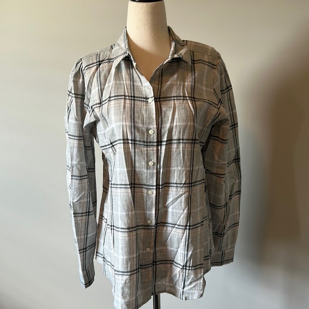 Ann Taylor LOFT sz S button front long sleeved grey plaid top